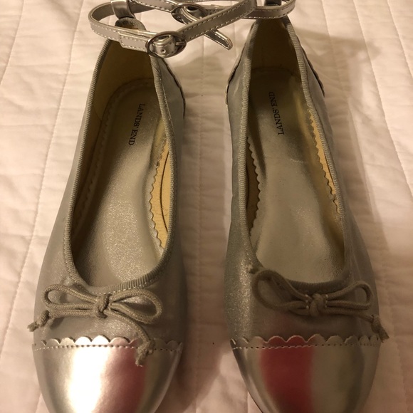 Little girls sliver dress shoes - Picture 1 of 4